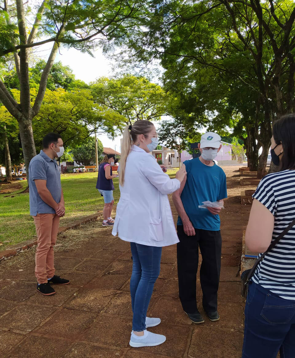 TRÊS DE MAIO VACINA IDOSOS COM MAIS DE 81 ANOS